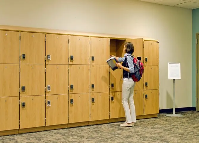 University Campus Smart Lockers Implementation
